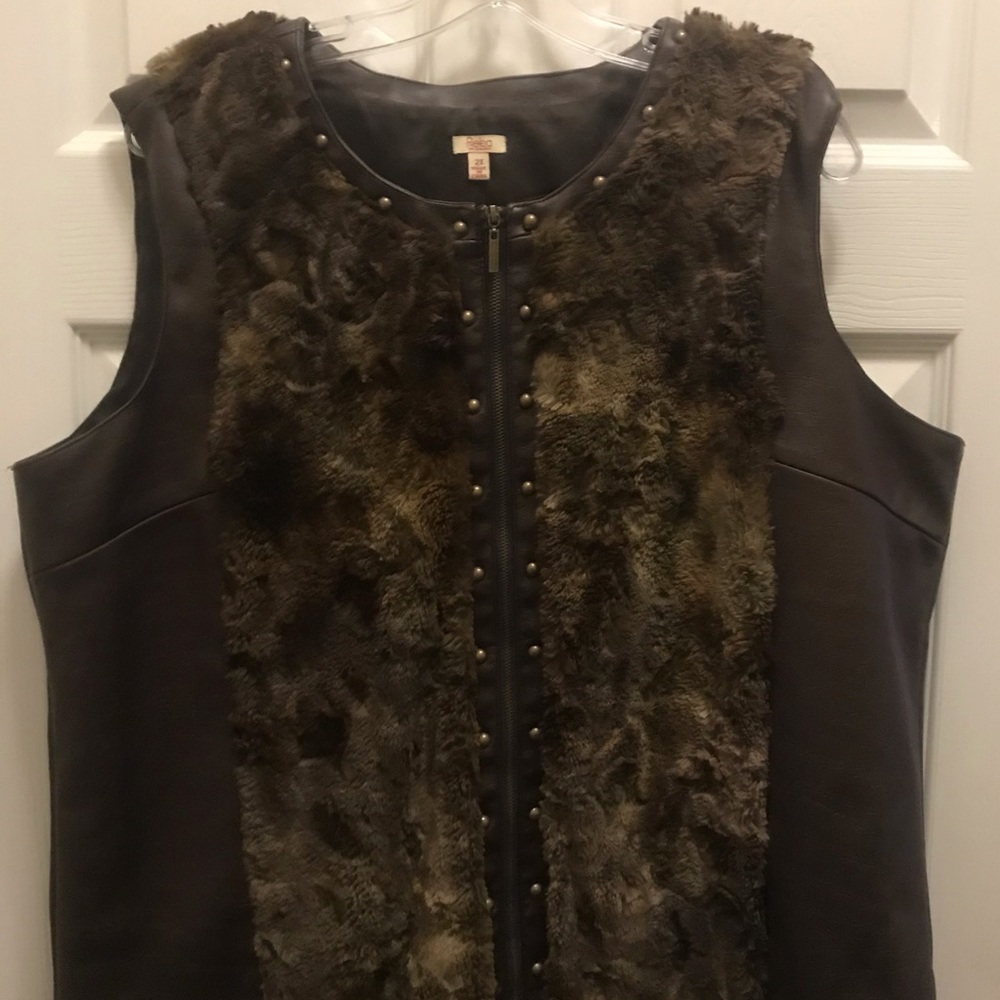 Reba woman faux fur and leather vest